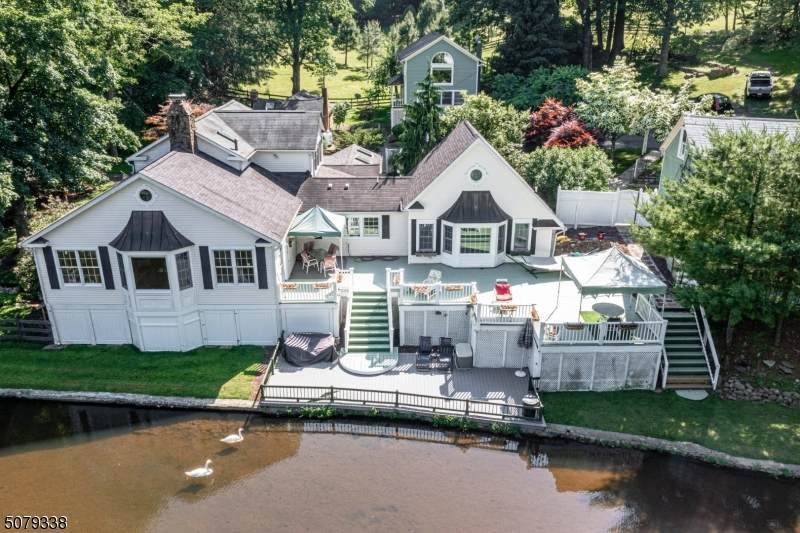 637 E Hill Rd - Photo 1