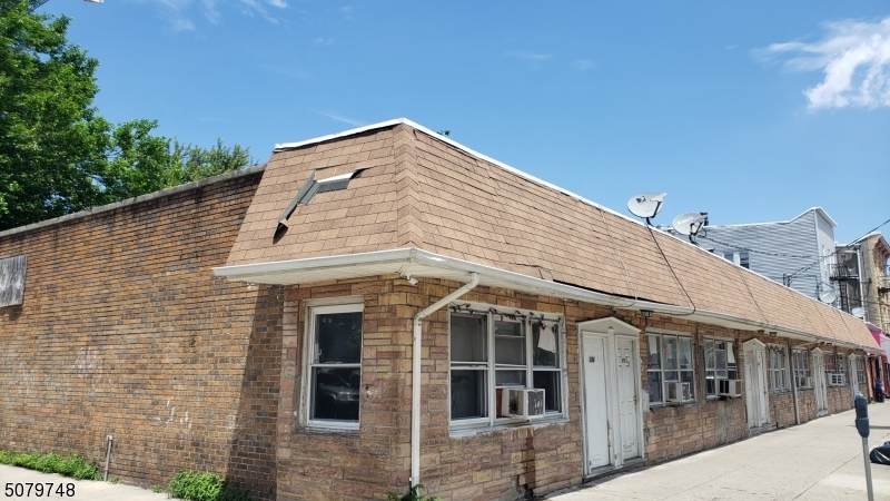 386 Monroe St - Photo 1