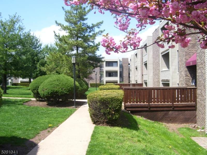 833 Main St - Photo 1