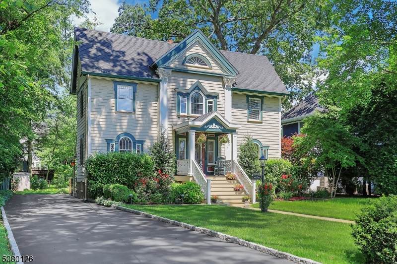115 Forest Ave - Photo 1