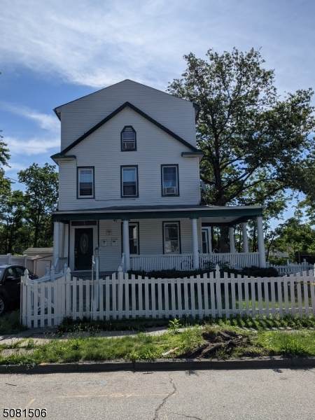 47 Spruce St - Photo 1