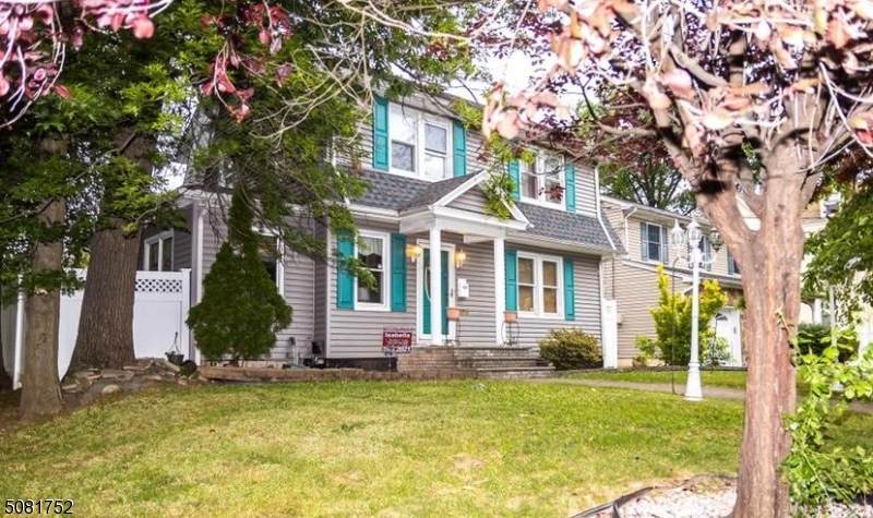 606 Walnut St - Photo 1