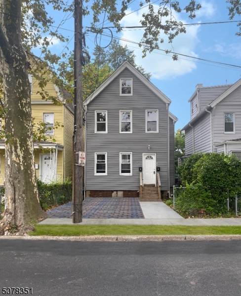 633 Thomas Blvd - Photo 1