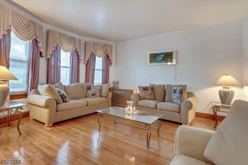210 E 1St St - Photo 1