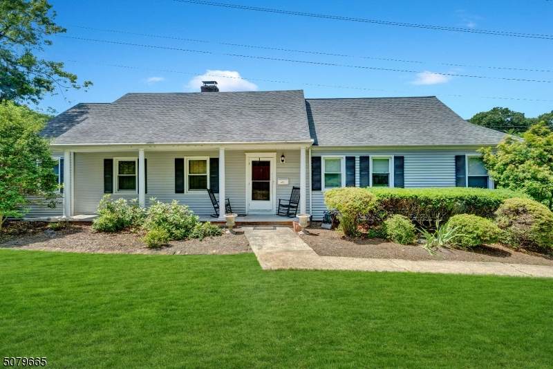 46 Robin Hood Lane - Photo 1