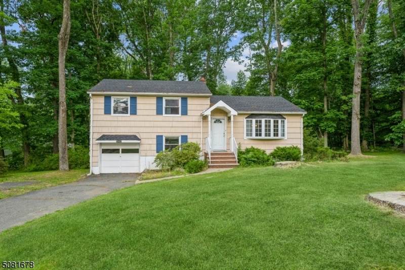 42 Warren St - Photo 1