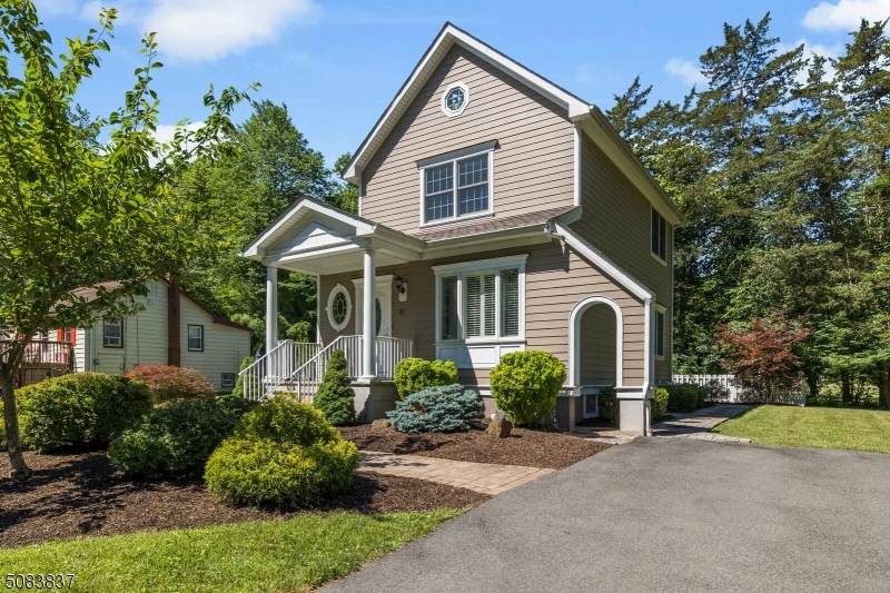 41 Elizabeth Ave - Photo 1
