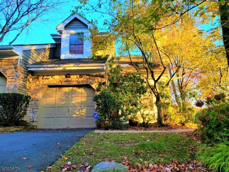 10 E Countryside Dr - Photo 1
