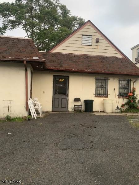 19 Honiss St - Photo 1