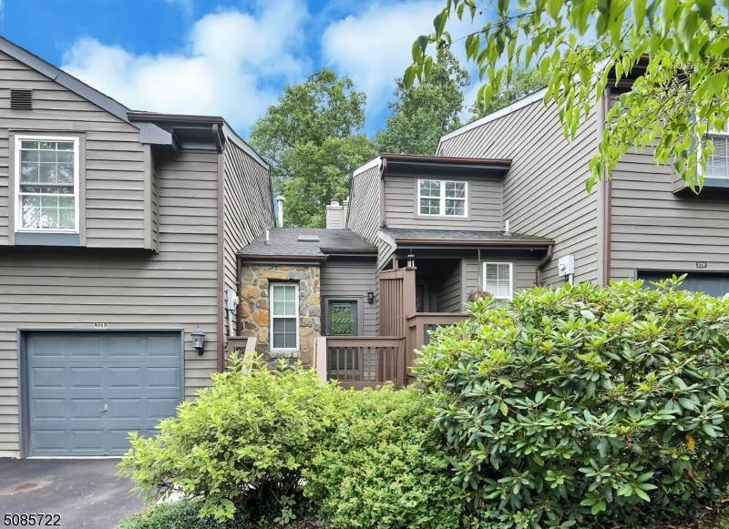 32 Foxboro Ct - Photo 1