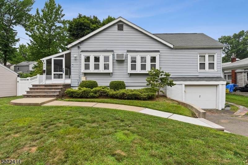 118 Darling Ave - Photo 1