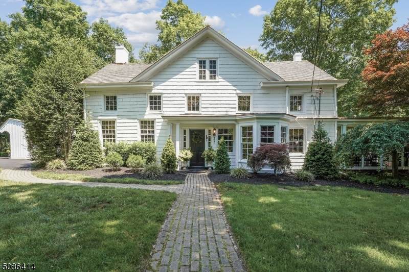 33 N Finley Ave - Photo 1