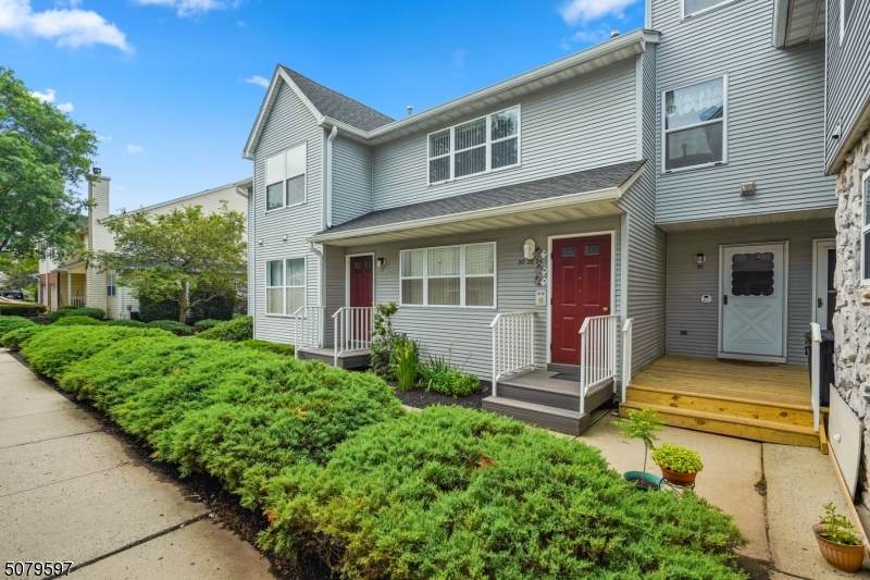 21 Kensington Dr - Photo 1