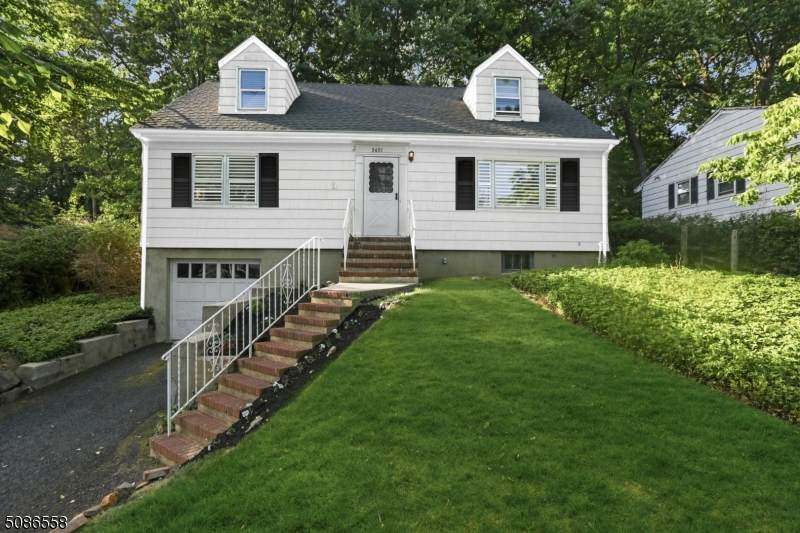 2651 Skytop Dr - Photo 1