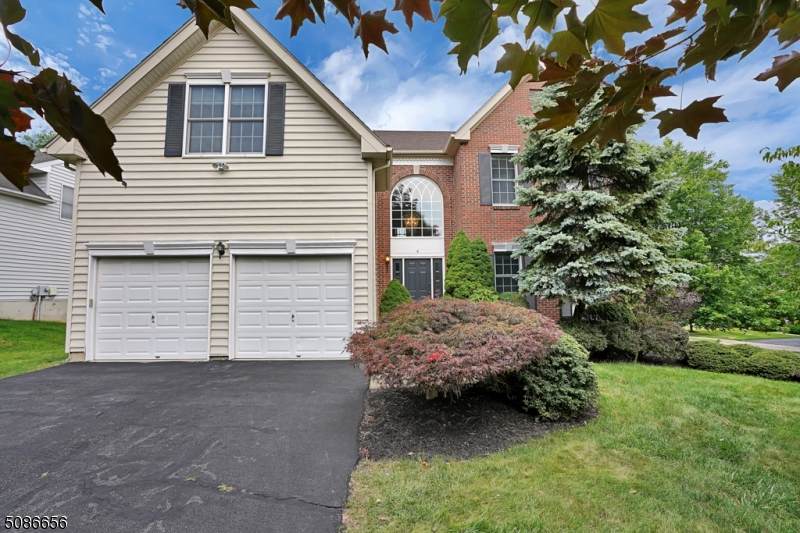 4 Tartan Dr - Photo 1