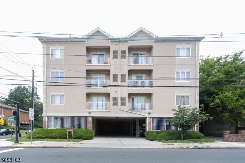 349 W Grand St - Photo 1