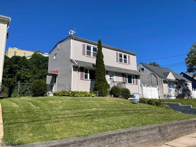 143 Hickory St - Photo 1