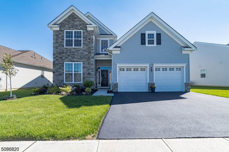 8 Gordon Way - Photo 1