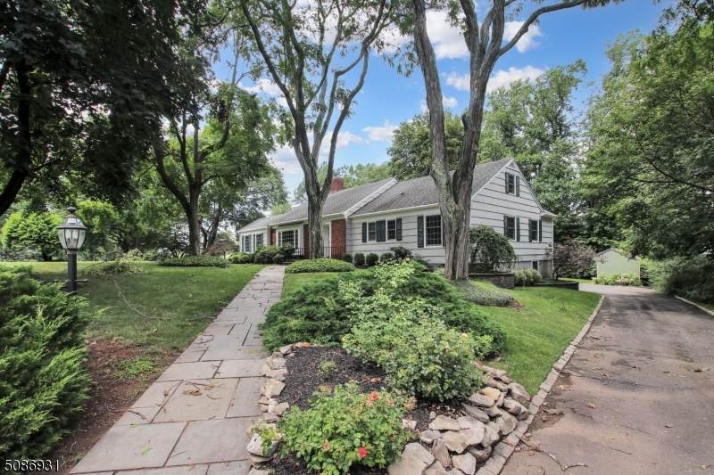 41 Highlands Ave - Photo 1