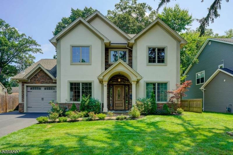 20 Elmwood Dr - Photo 1