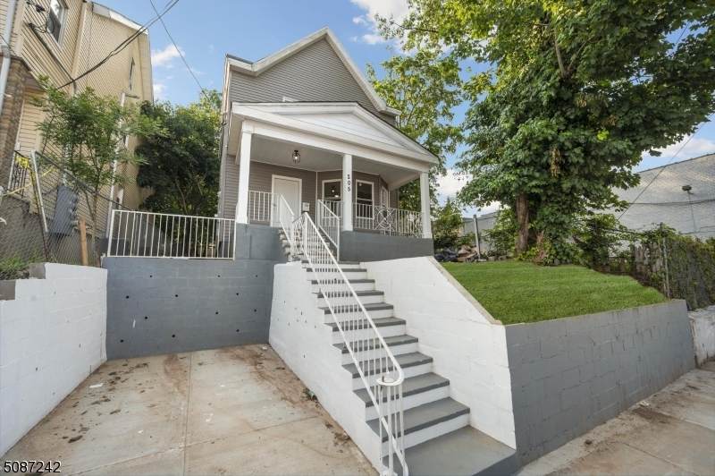 205 Stuyvesant Ave - Photo 1