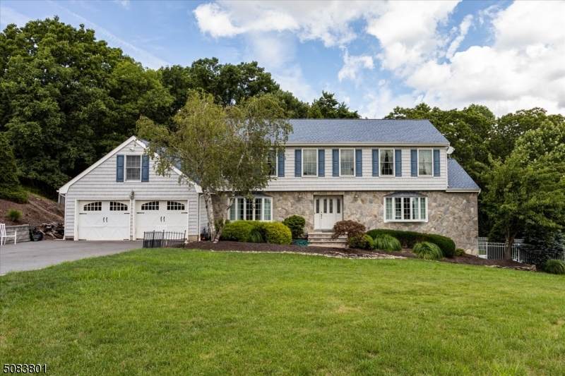 56 Mountainwood Ct - Photo 1