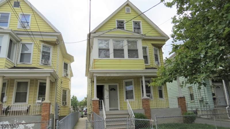 529 Monroe Ave - Photo 1