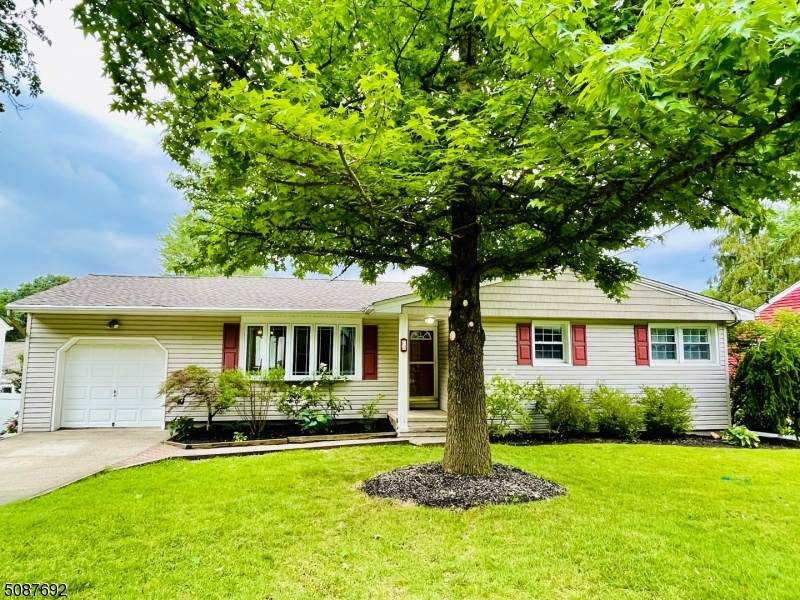 7 Adams Dr - Photo 1