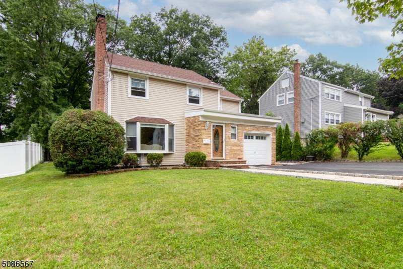 48 Brentwood Dr - Photo 1