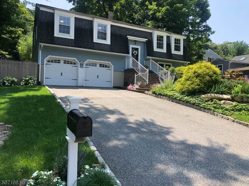 5 Byron Pl - Photo 1
