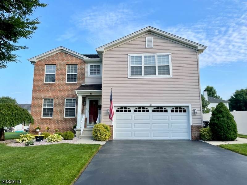 37 Lambert St - Photo 1
