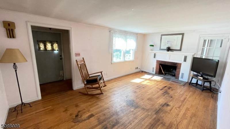 16 Crestview Rd - Photo 1