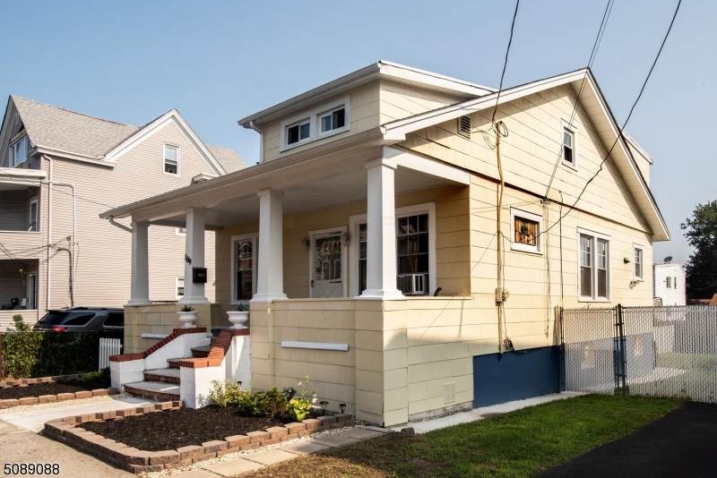 109 Danforth Ave - Photo 1