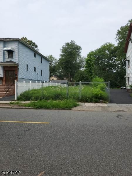 199 N Park St - Photo 1