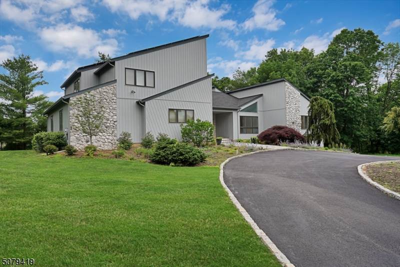 2 Miller Ln - Photo 1