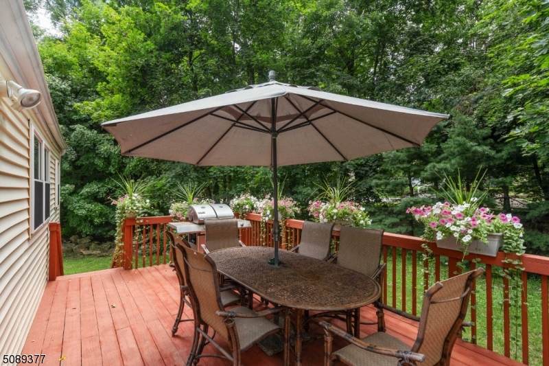 21 Homestead Ave - Photo 1