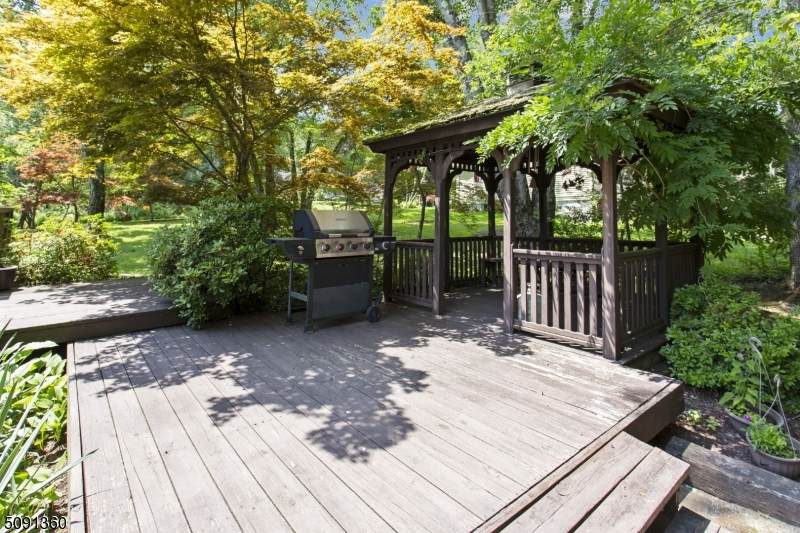 5 Longview Dr - Photo 1