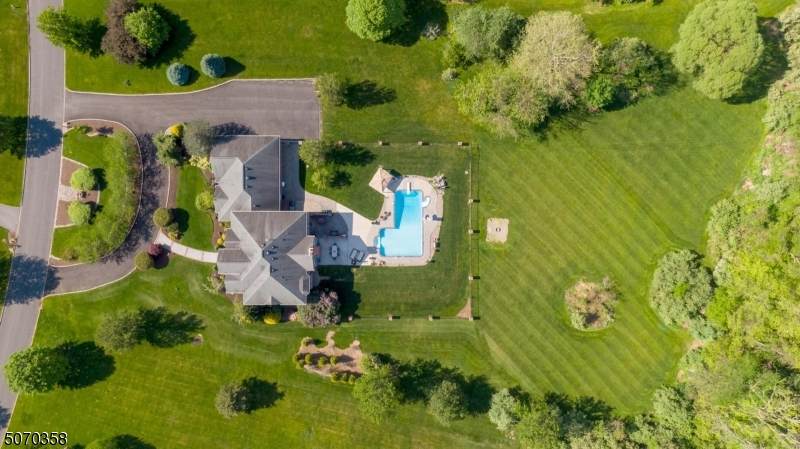 8 Stone Barn Rd - Photo 1