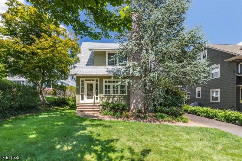 81 Linden St - Photo 1