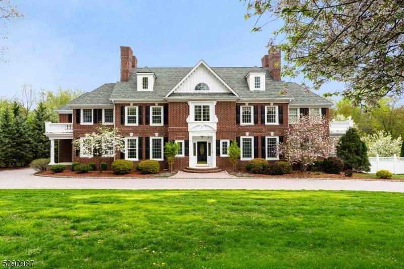 7 Lexington Dr - Photo 1