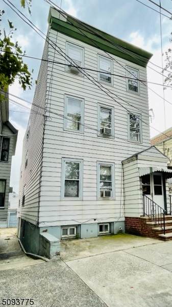 198 Elm St - Photo 1