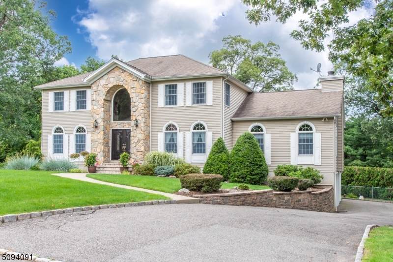 8 Frances Ct - Photo 1