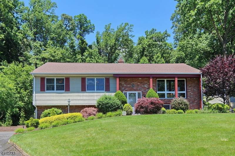 290 Ravenswood St - Photo 1