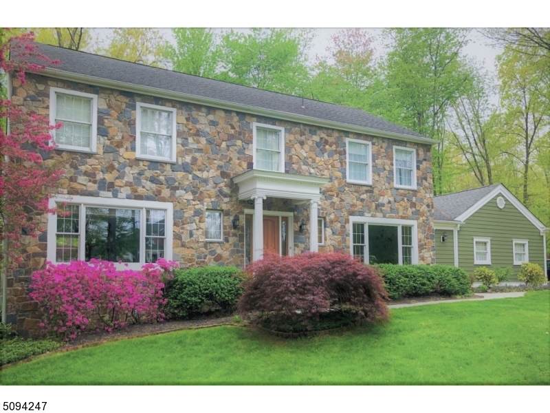 8 Stacy Ln - Photo 1