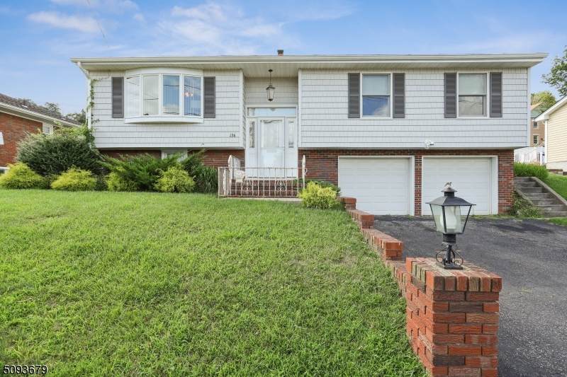 136 Sutton Ave - Photo 1