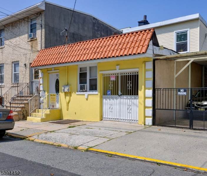 99 Bruen St - Photo 1