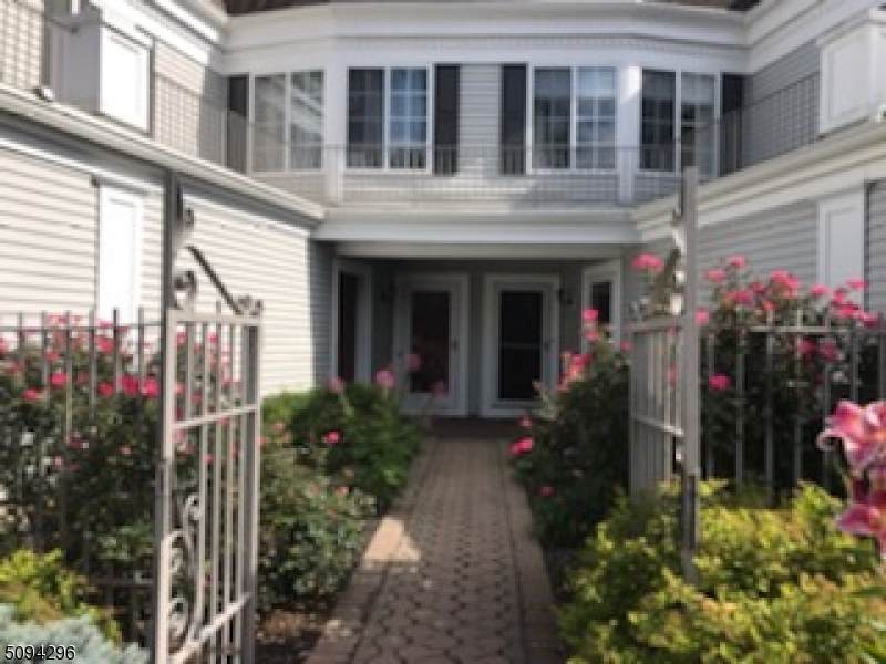 193 Riveredge Dr - Photo 1