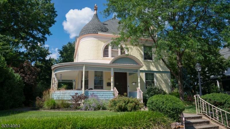 28 Maple Ave - Photo 1
