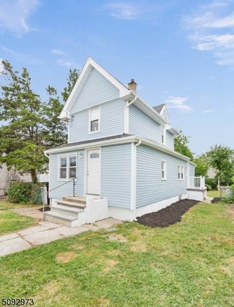 823 Lincoln Blvd - Photo 1
