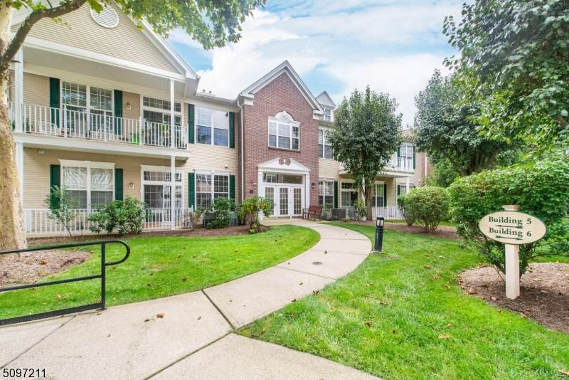 503 Four Seasons Dr - Photo 1